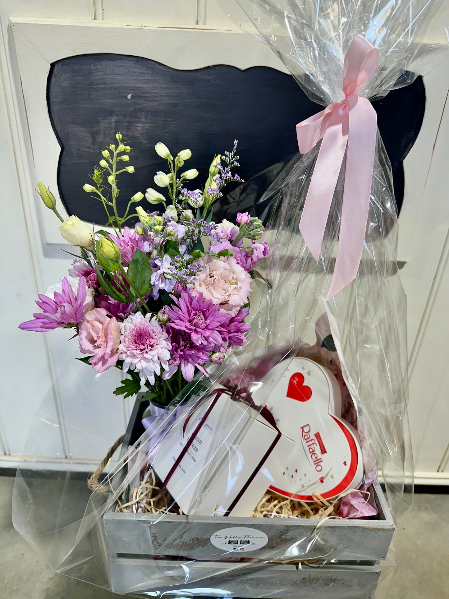 Seasonal Posy Jar Hamper