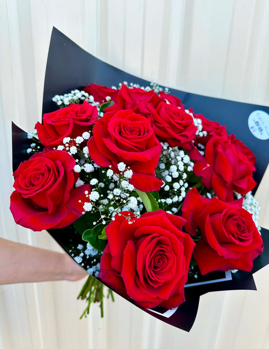 1 Dozen Rose Bouquet (Red or Pink)